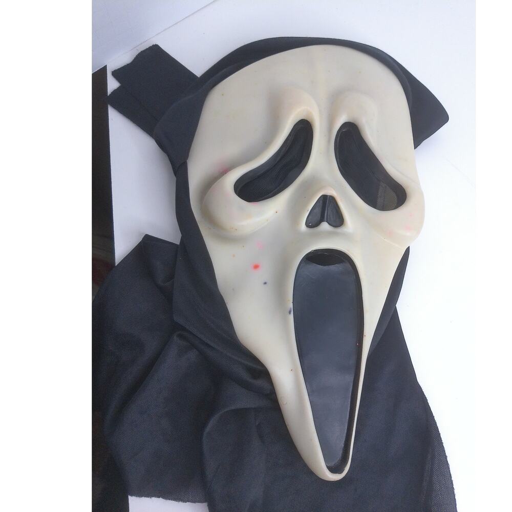 Vintage Ghostface Mask Easter Unlimited T Stamp Glo Scream Halloween Shroud Hood - Picture 5 of 6